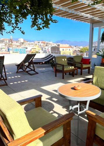Casa de Poço Guest House and Gallery (Casa de Poco Guest House and Gallery) in Mindelo