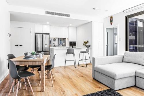 Scenic Wollongong Gem - City Location with Rooftop