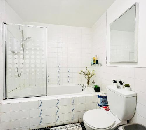 Beautiful & Spacious 2-Bed Flat in City Centre with Free Parking, Glasgow (Foto 3)