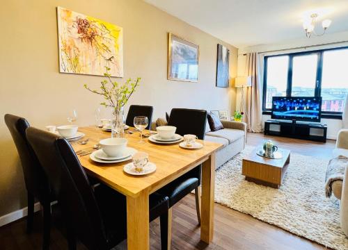 Beautiful & Spacious 2-Bed Flat in City Centre with Free Parking, Glasgow (Foto 4)