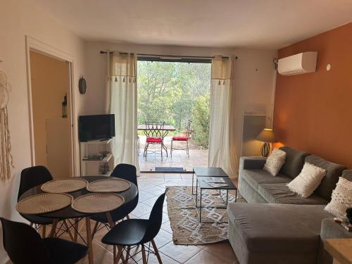 Appartement Golf de Saumane 2 chambres 2 à 4 personnes - Apartment - Saumane-de-Vaucluse
