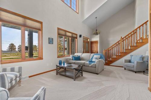 Kalbus House- Lake Access across the street! in Oshkosh, USA