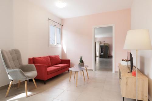 Local Hostel & Suites - image 10