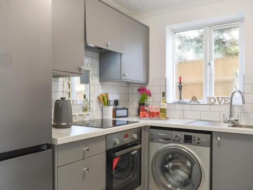 The Sashes - Cozy Apartment - FREE Parking - Ultrafast WIFI - Smart TV - Netflix - sleeps up to 6! Close to Poole Town Center & Sandbanks & Bournemouth, Poole (zdjęcie 6)