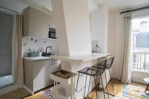 Very bright 25 m love cocoon with balcony - main image