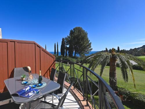 Apartment Le Village - VJ 107 by Interhome - Location saisonnière - Saint-Raphaël