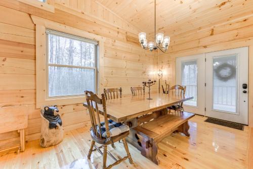 Smoky Mountain Cabin Rental with Hot Tub and Views! in Cosby, USA