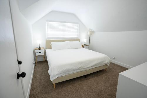 Vegas Vacation Home with Pool 5 min to The Strip and Fremont Street