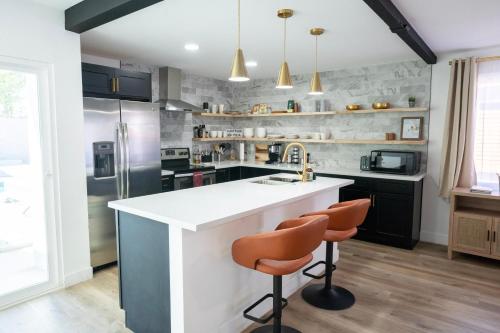 Vegas Vacation Home with Pool 5 min to The Strip and Fremont Street