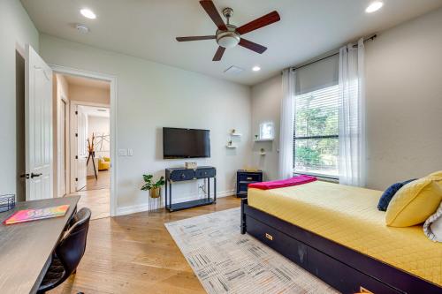 Luxury House with Private Acreage - Near Golfing! - image 8