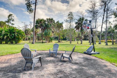 Luxury House with Private Acreage - Near Golfing! - image 11