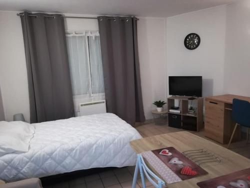 Studio meublé 27 mètres carrés wifi netflix - Location saisonnière - Niort