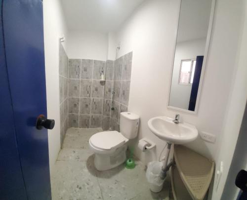 Hotelito La Aventura, AC private WC rooms near the old town, no tax in Torices