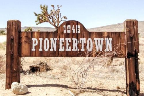 Hart Rock Ranch in Pioneertown, USA