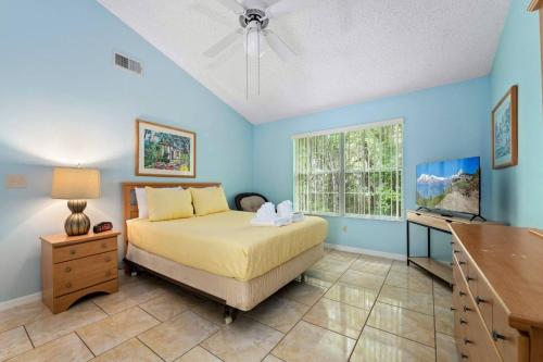 Spacious Bright Close to Disney with Pool and Gym in Kissimmee, USA