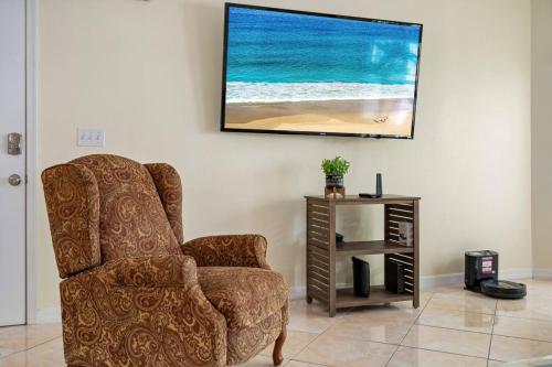 Spacious Bright Close to Disney with Pool and Gym in Kissimmee, USA