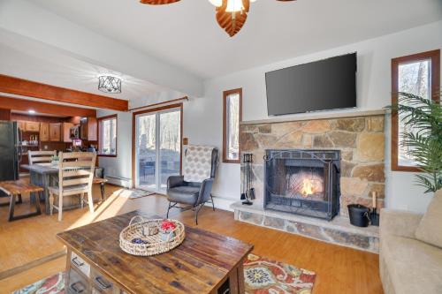 The Fox Den: Quaint & Cozy Cabin in East Stroudsburg, USA