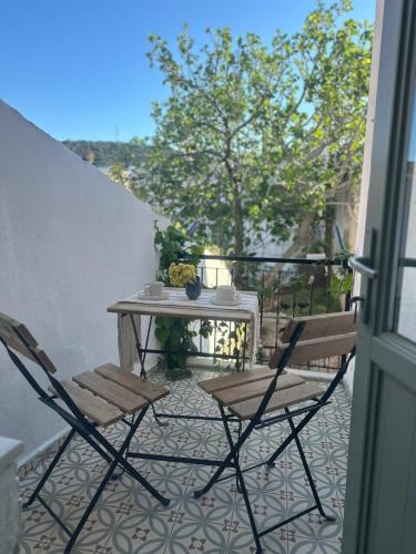 Balkon/teras, Kidoni Macaron Guesthouse in Pusat Kota Ayvalik