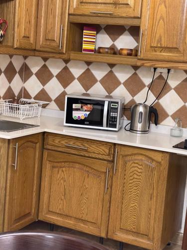 Beautiful & Cozy Newly remodeled 2 Bedroom - main image