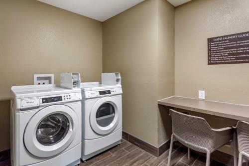 Sleep Inn & Suites- Clarksville - image 2