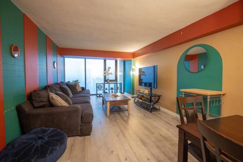 PENTHOUSE SUITE On The Strip - 2Bd/2Ba