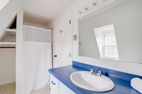 Private Lake Access Great for Families Private Lake Access Great for Families