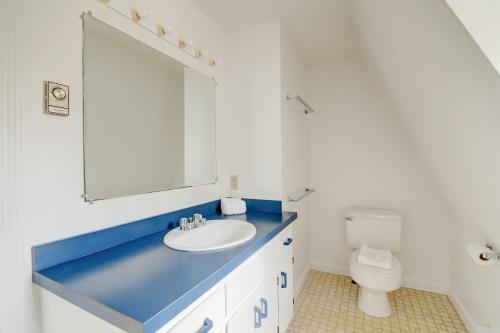 Private Lake Access Great for Families Private Lake Access Great for Families