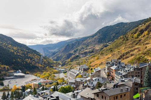 AndBnB I Grandvalira: Hogar Acogedor c. Terraza y Parking in El Tarter