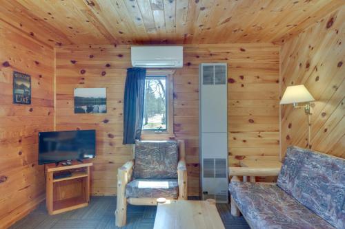 Park Rapids Lake Retreat with Dock and Screened Porch! in Arago, USA