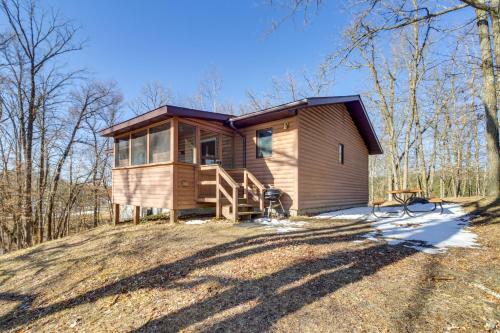 Cozy Park Rapids Cabin with Fire Pit and Lake Access