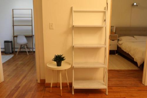 Beautiful & Massive 4 bdr with Bonus Perks! in New York, USA