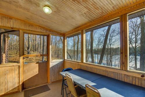 Cozy Park Rapids Cabin with Fire Pit and Lake Access