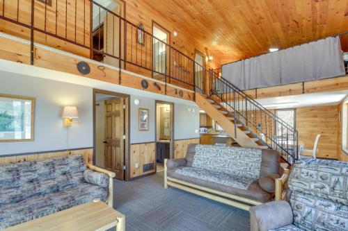 Park Rapids Cabin with Fire Pit and Lake View! in Arago, USA