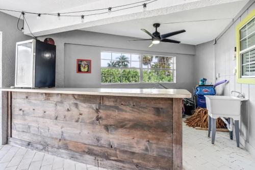 5BR Lush Marco Island Retreat w Pool