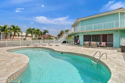 5BR Lush Marco Island Retreat w Pool