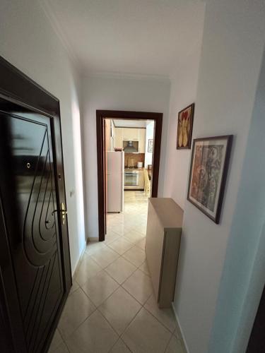 One-Bedroom Apartment image 4