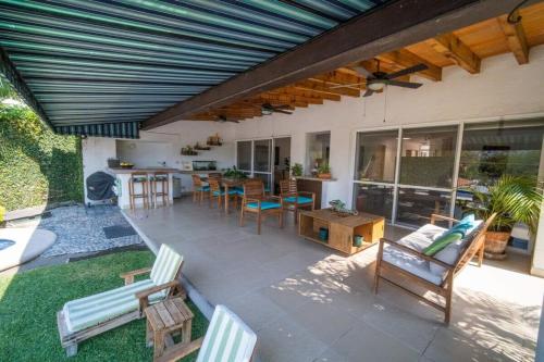 4BR House in Santa Fe Golf Club with Wifi and Pool in Alpuyeca, Mexico