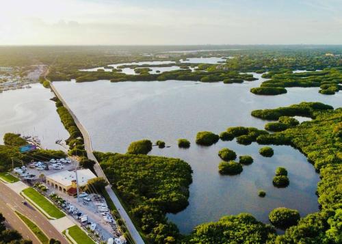 Buitenkant, Blue Bayou Private Home - Beach Ready, Patio and BBQ in Bay Pines