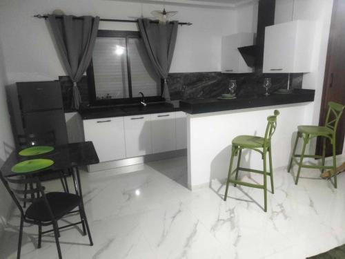 cerise, El Aouina