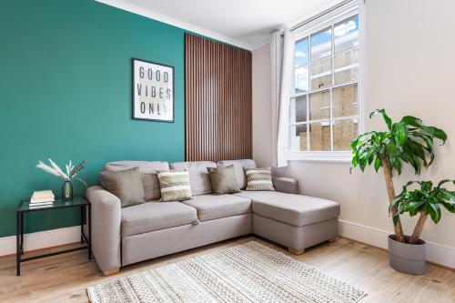 Serviced Duplex in Paddington, near Hyde Park Marble Arch, W2 London, Londyn