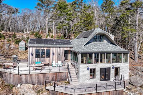 Cottage on the Coast