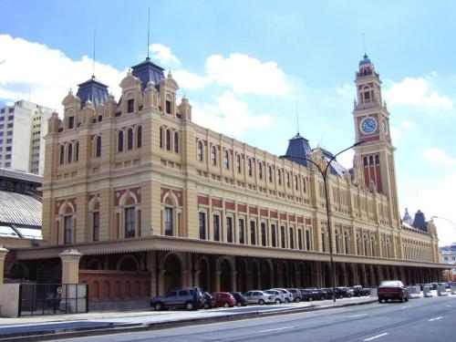 UrbanElegance: Seu Refúgio no Coração da Cidade