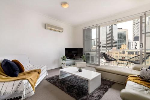 NEW! A Comfy & Stylish Apt Next to Darling Harbour - image 13
