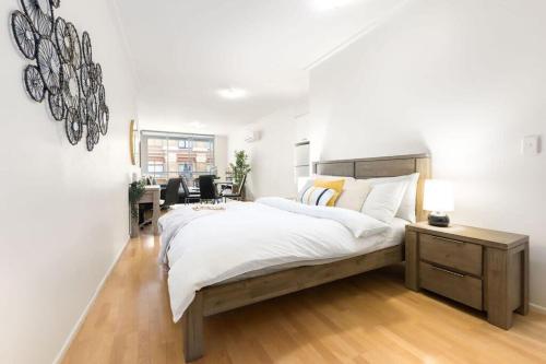A Modern & Stylish Studio Next to Darling Harbour - image 7