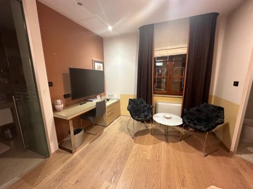 B&B Zigante - image 5
