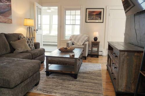 Majestic Lakeview Duplex Apt for 8! Fully furnished and ready for your getaway! in Tilton, USA