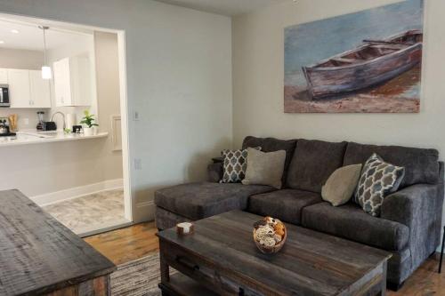 Majestic Lakeview Duplex Apt for 8! Fully furnished and ready for your getaway! in Tilton, USA