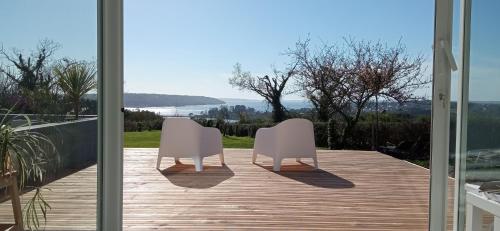 Chambre avec terrasse privative et vue mer