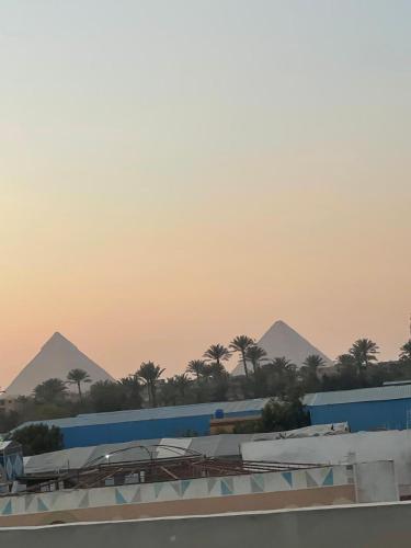 Joy & relax condo with private garden Families only, Giza