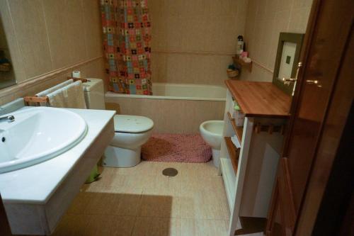 comfortable single bluing room b&b, Granada (photo 3)